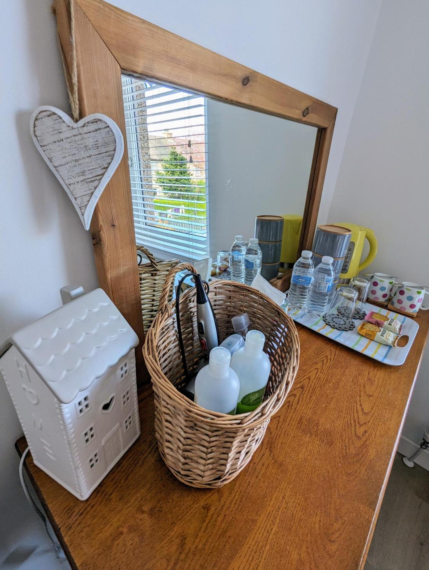 Cosy Guest Room In A Family Home With Free Parking EDI Exterior photo